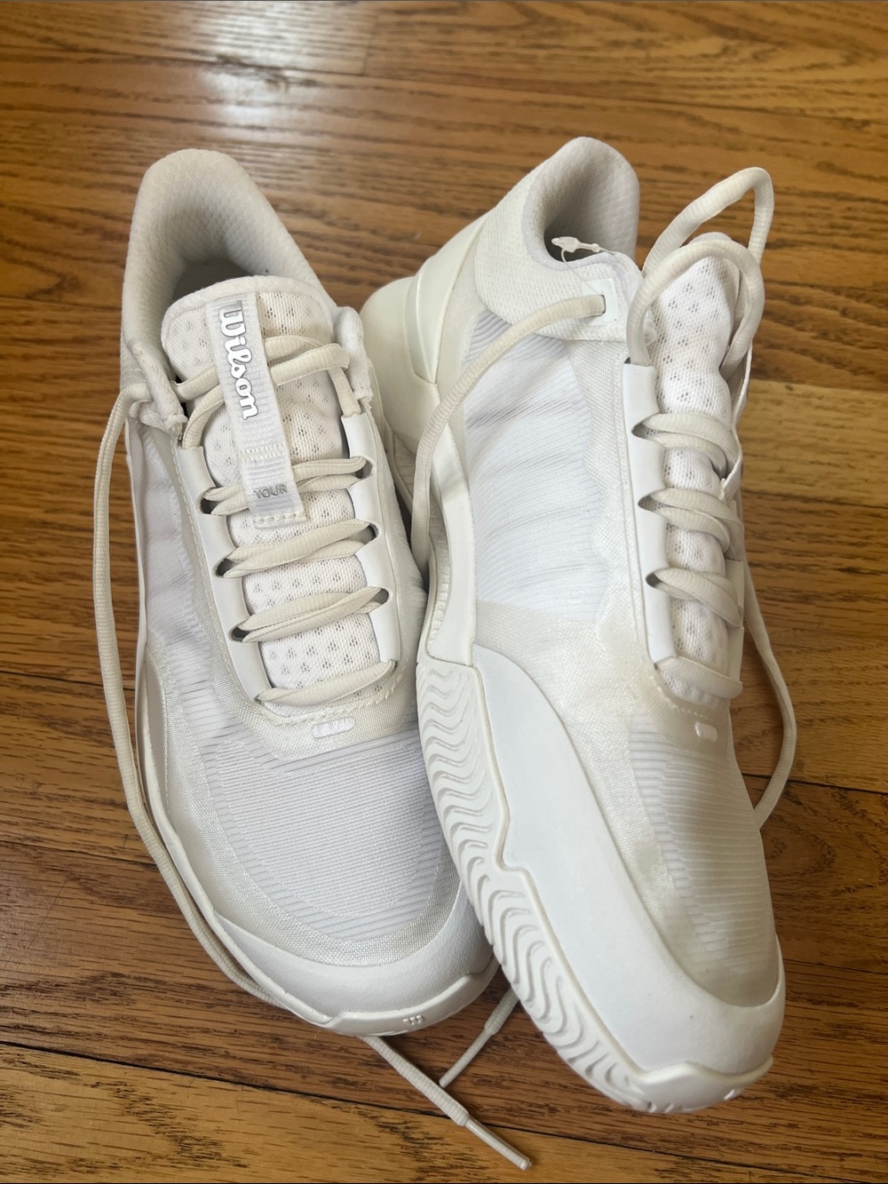 Wilson White Intrigue Tour Tennis Shoes US 8.5 ex. Cond.